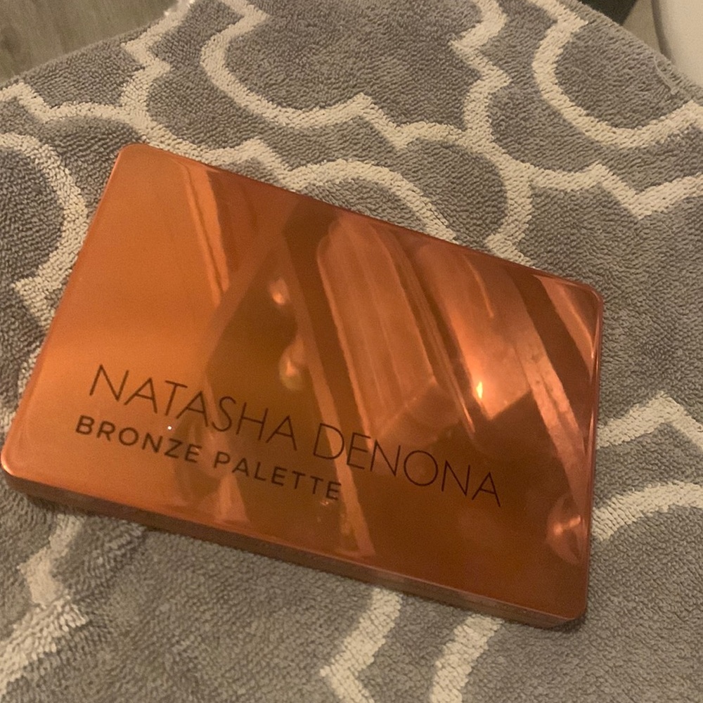 Natasha denona bronze pallete! One of my faves I don’t wear eyeshadow anymore.